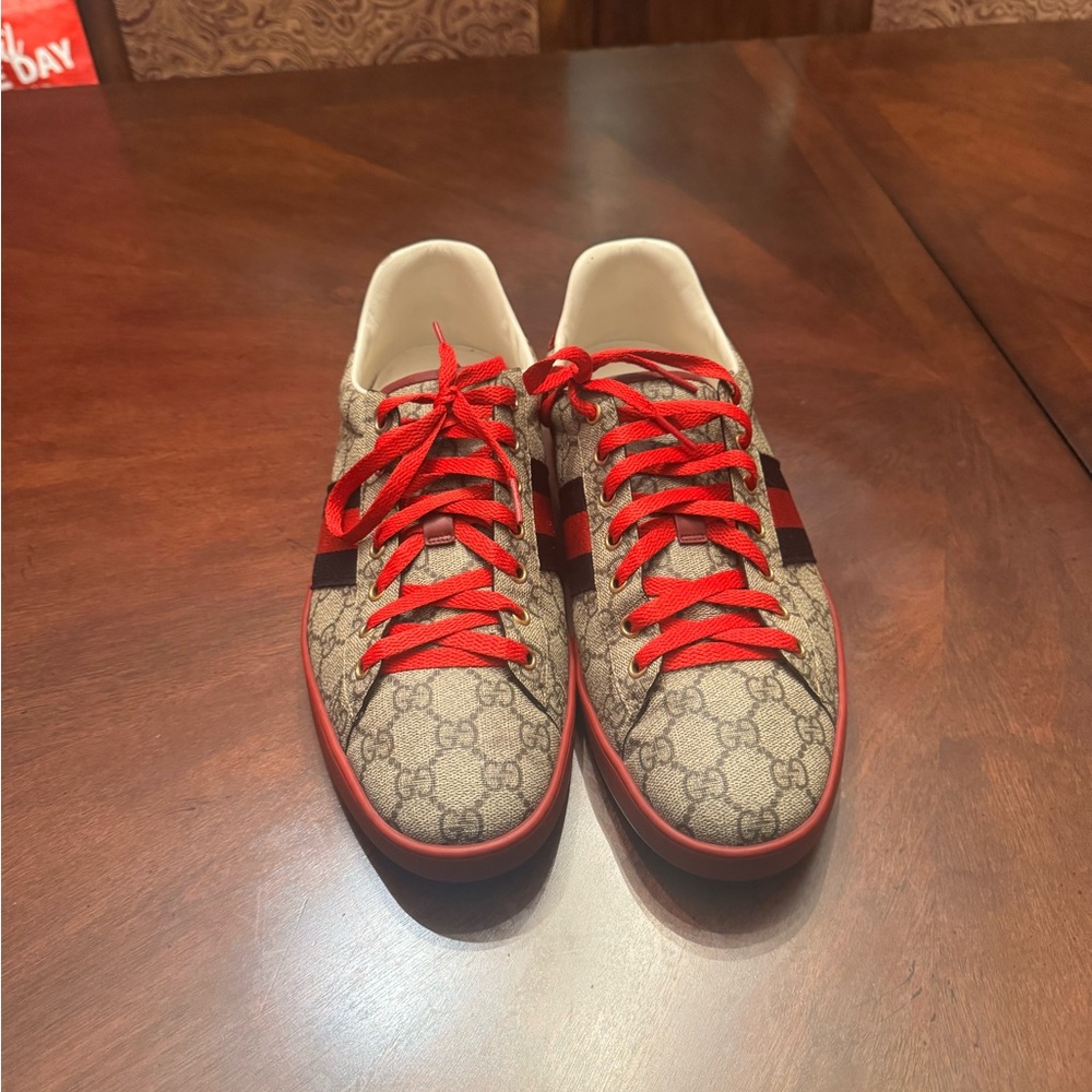 Gucci Men's Beige and Red Lace-Up Sneakers